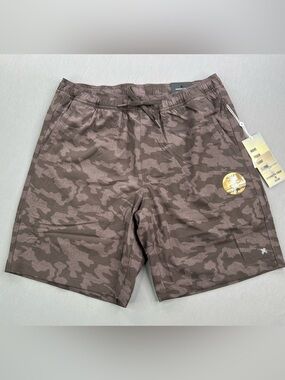 KENNETH COLE MENS PLUM CAMO ACTIVE TECH 8” COMPRESSION LINED ATHLETIC SHORTS